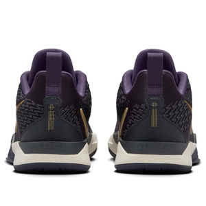 Баскетбольні кросівки Nike Sabrina 2