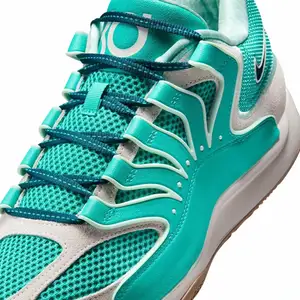 Баскетбольні кросівки Nike KD18