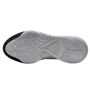 Баскетбольні кросівки Nike Kyrie 8