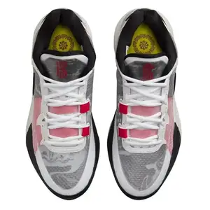 Баскетбольні кросівки Nike Kyrie 8