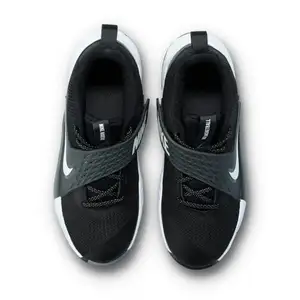 Баскетбольні кросівки Nike Team Hustle D12 Баскетбольні кросівки Nike Team Hustle D12